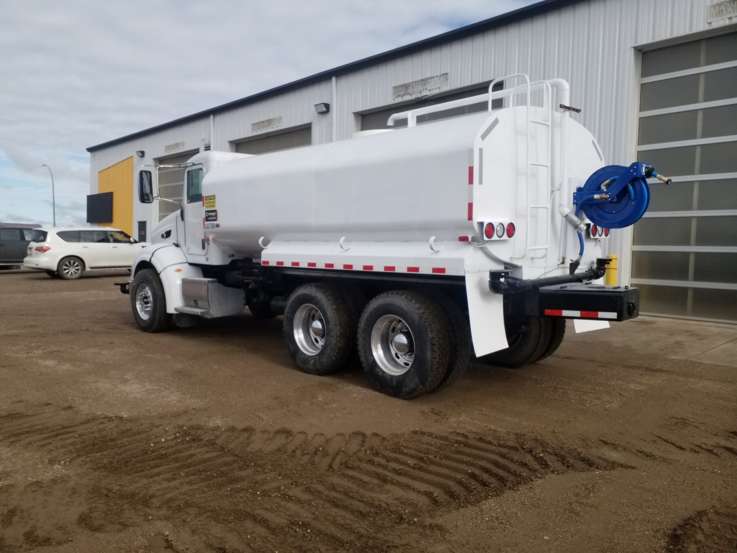  2010 Peterbilt 384 384 at Conquest Equipment Saskatchewan