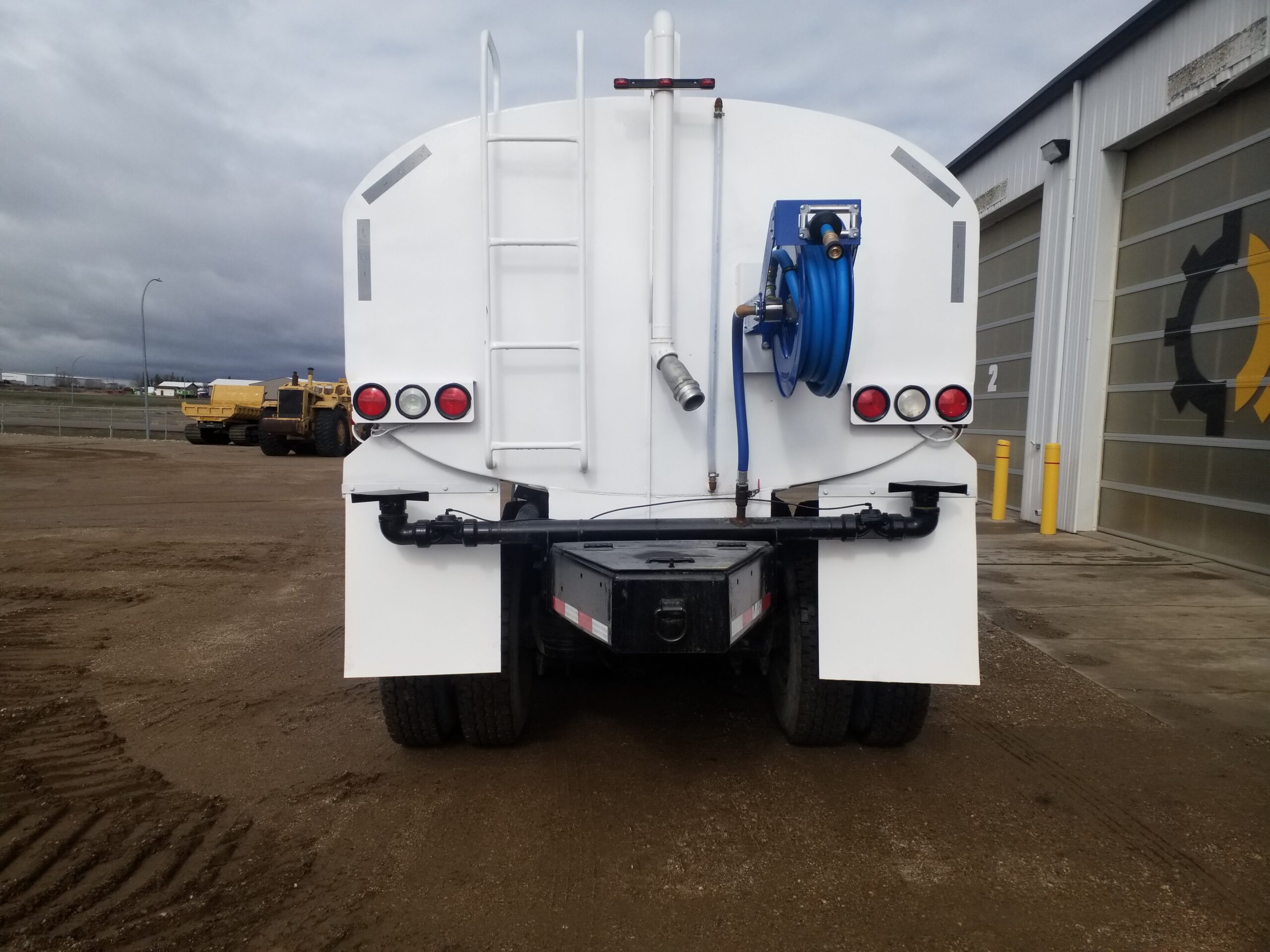  2010 Peterbilt 384 384 at Conquest Equipment Saskatchewan