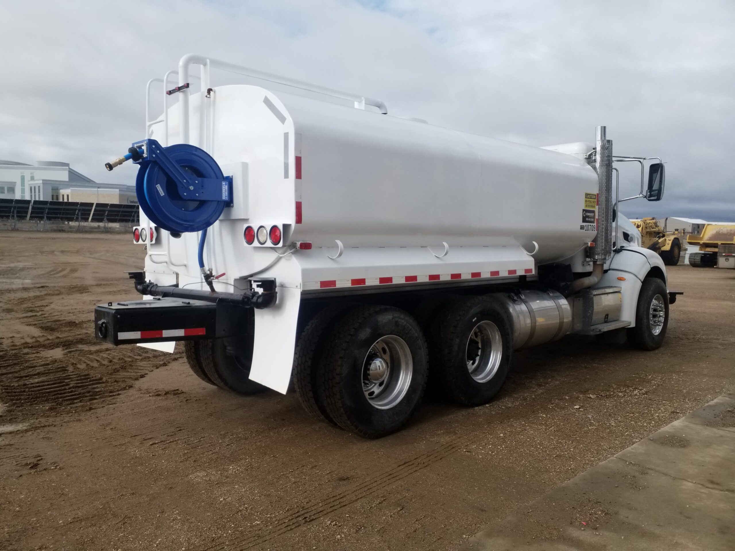  2010 Peterbilt 384 384 at Conquest Equipment Saskatchewan
