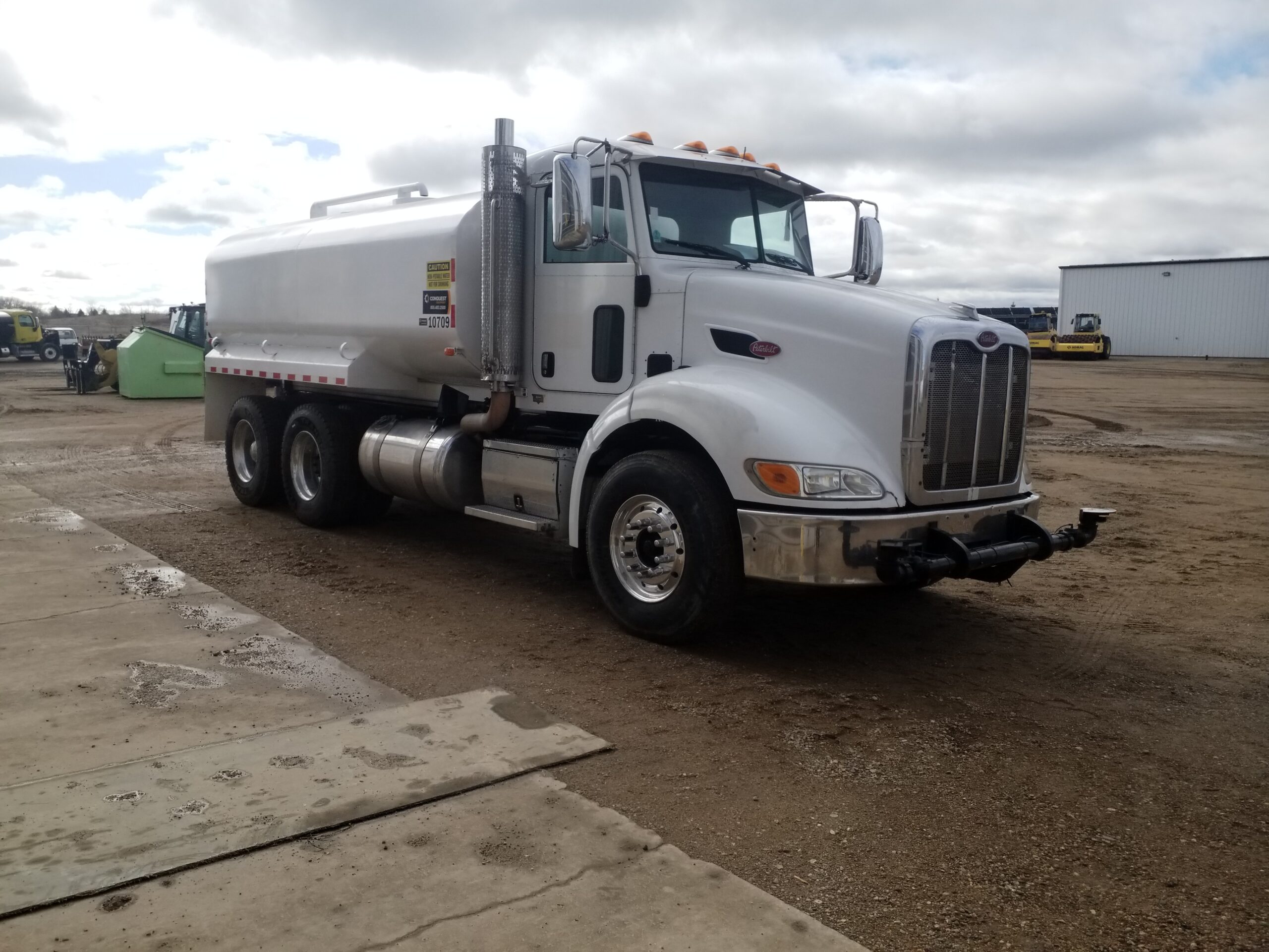  2010 Peterbilt 384 384 at Conquest Equipment Saskatchewan
