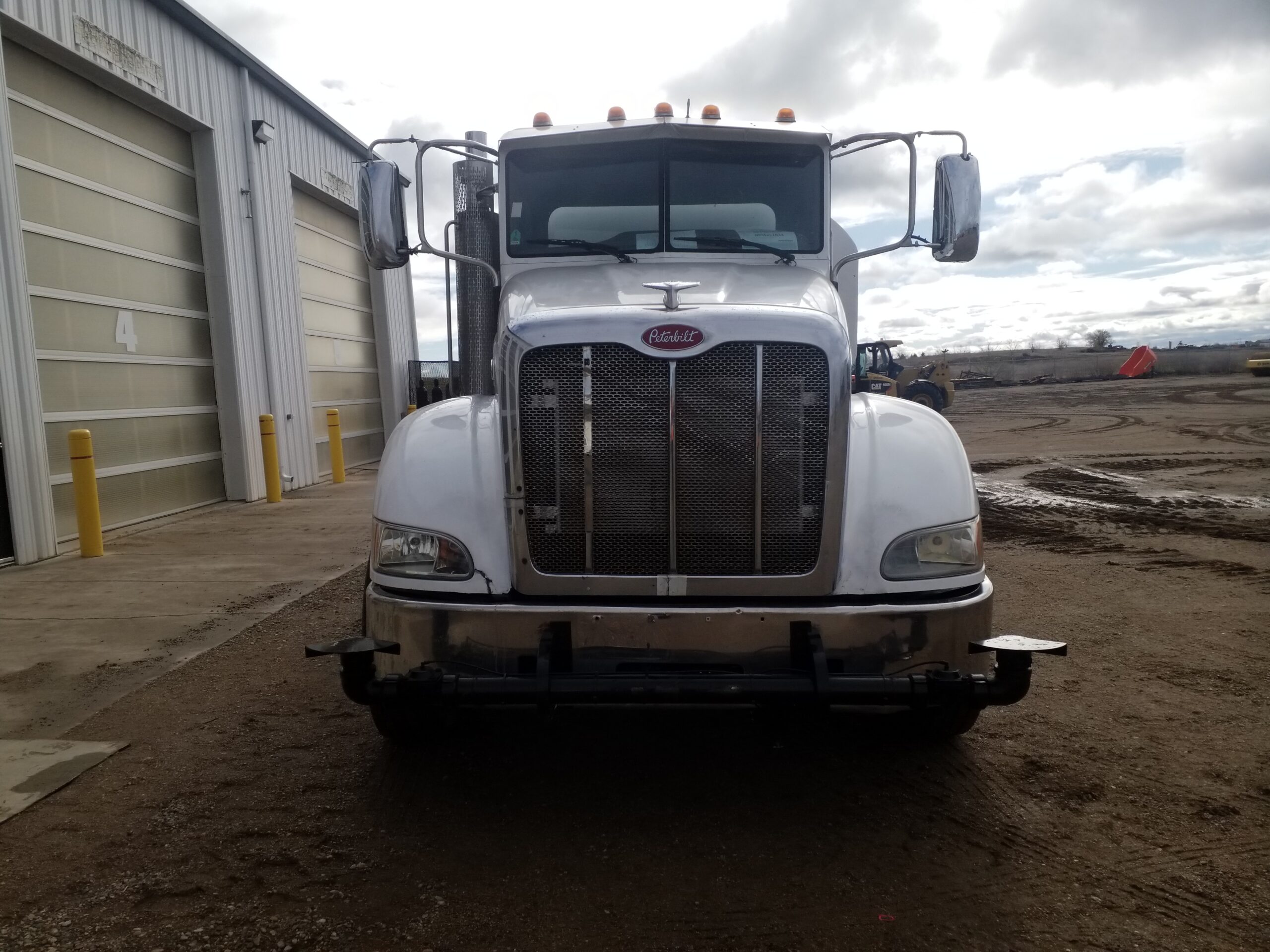  2010 Peterbilt 384 384 at Conquest Equipment Saskatchewan