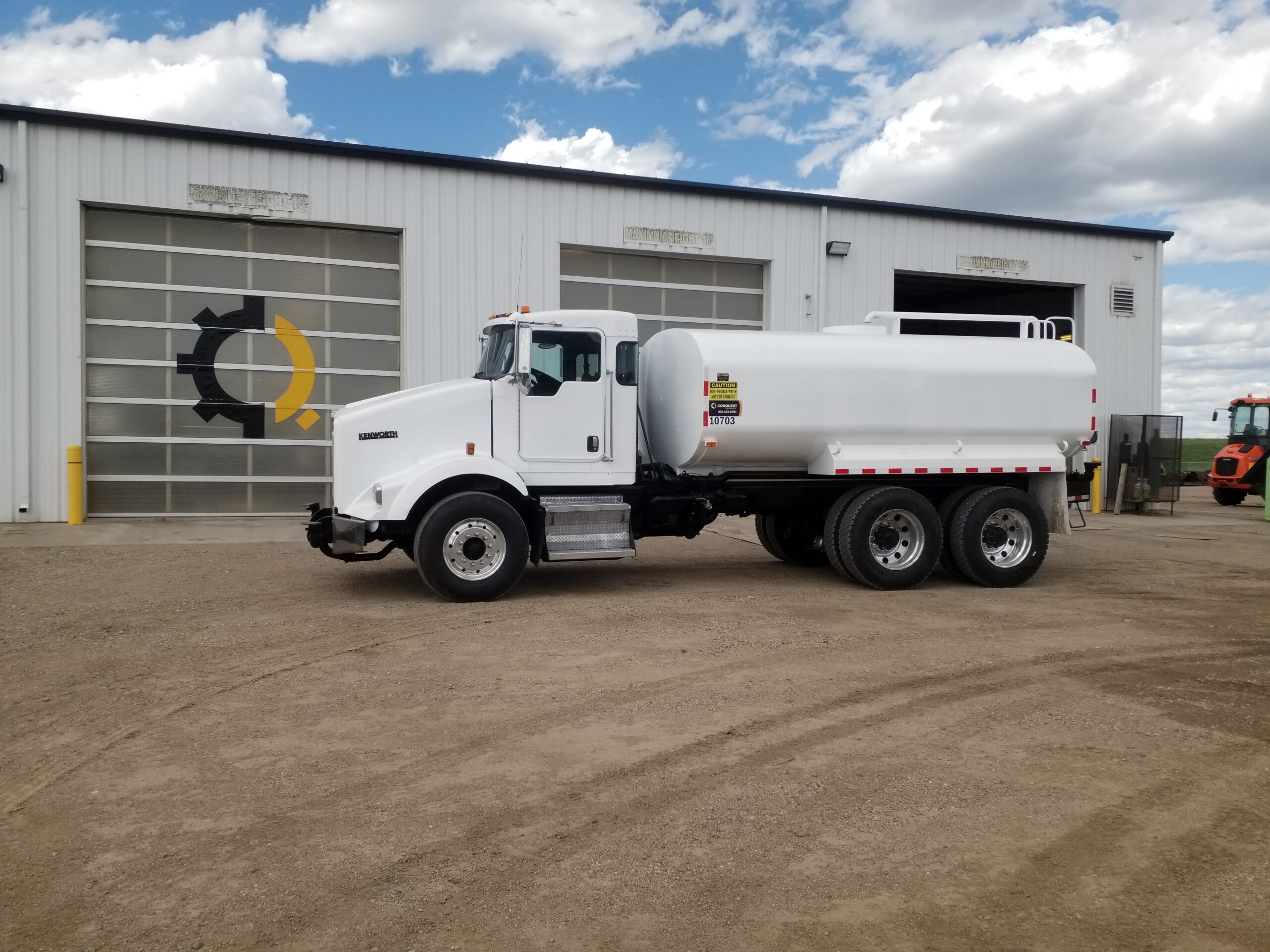  2009 Kenworth T800 at Conquest Equipment Saskatchewan