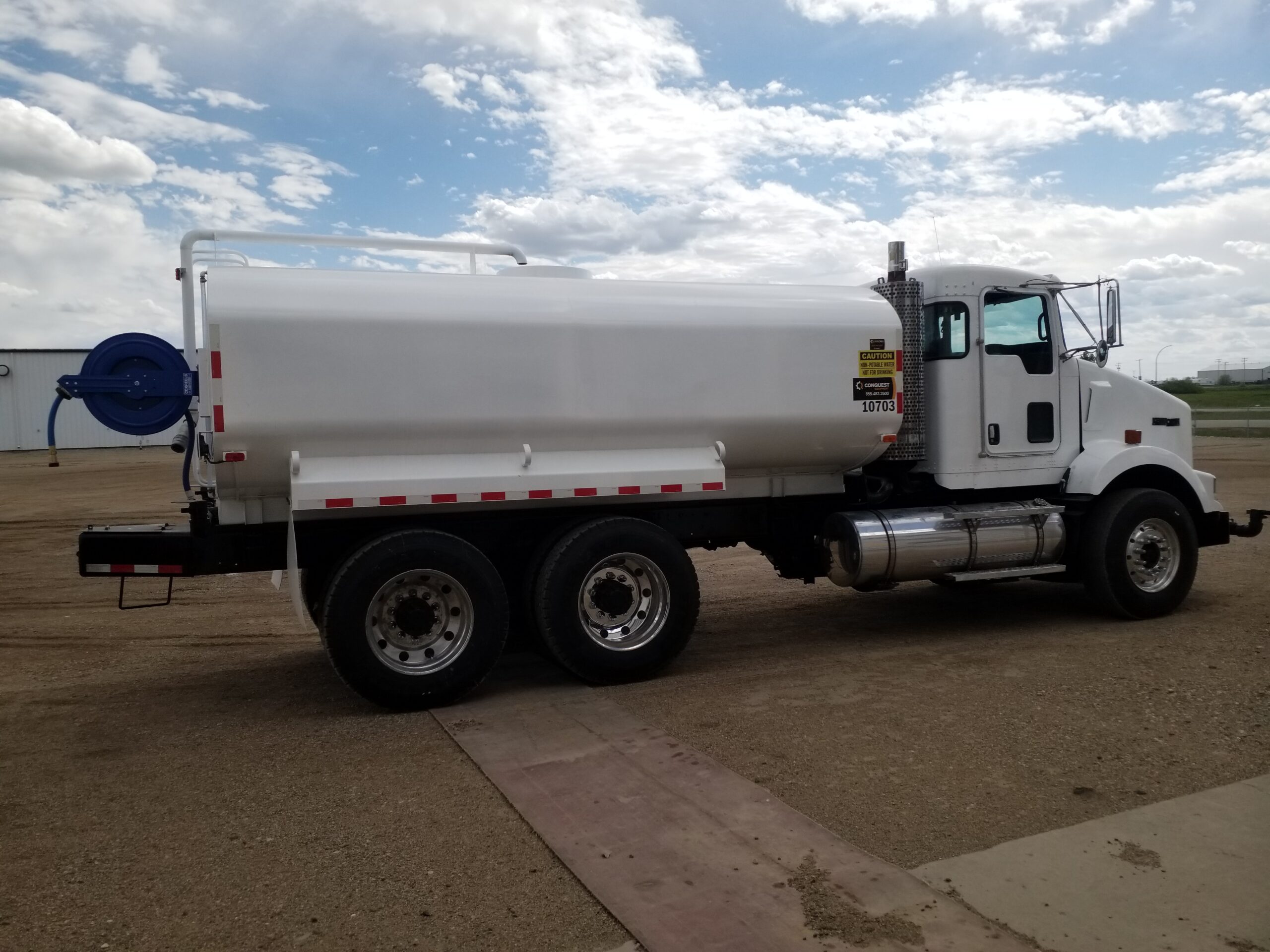  2009 Kenworth T800 at Conquest Equipment Saskatchewan