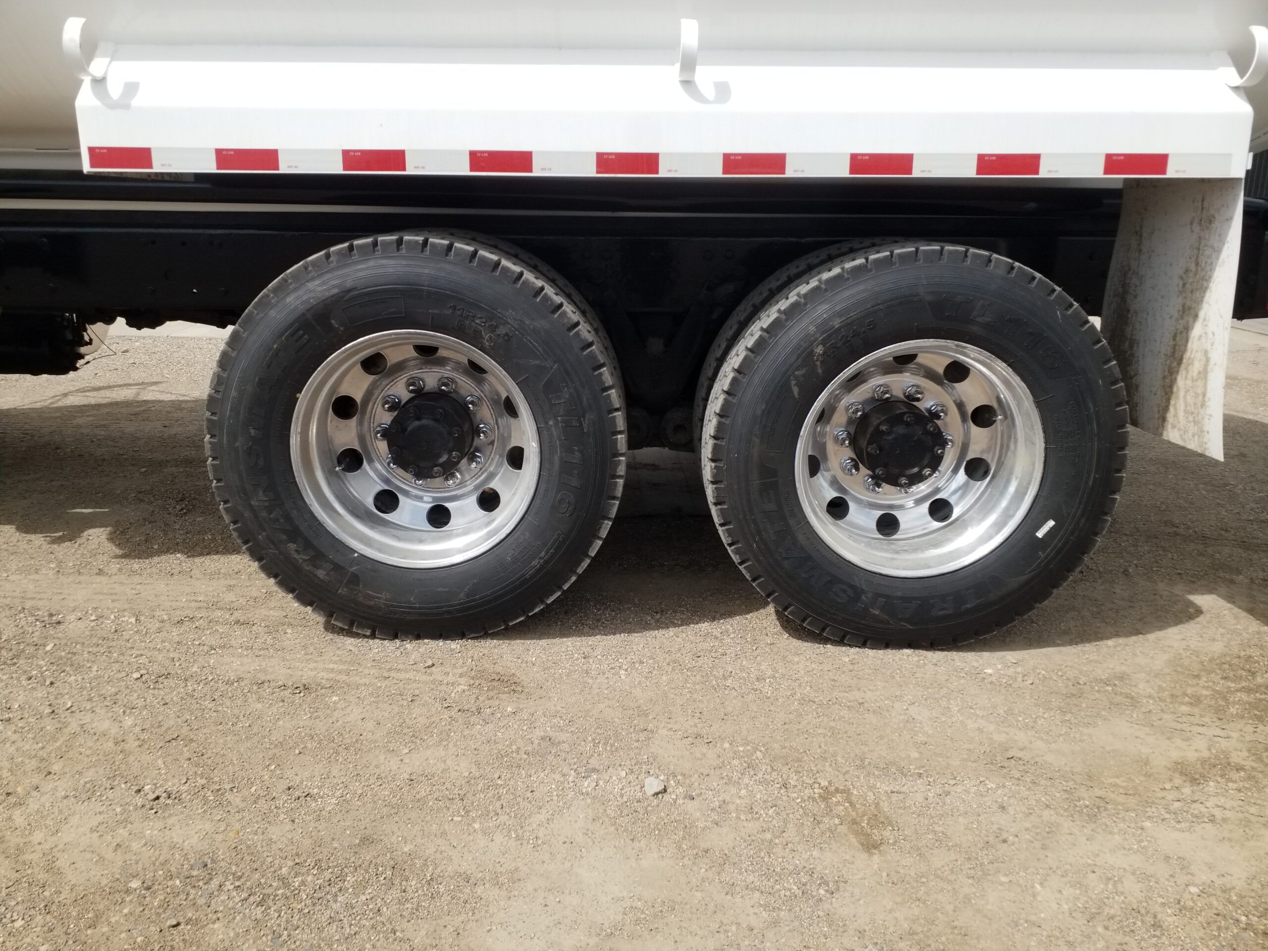  2009 Kenworth T800 at Conquest Equipment Saskatchewan