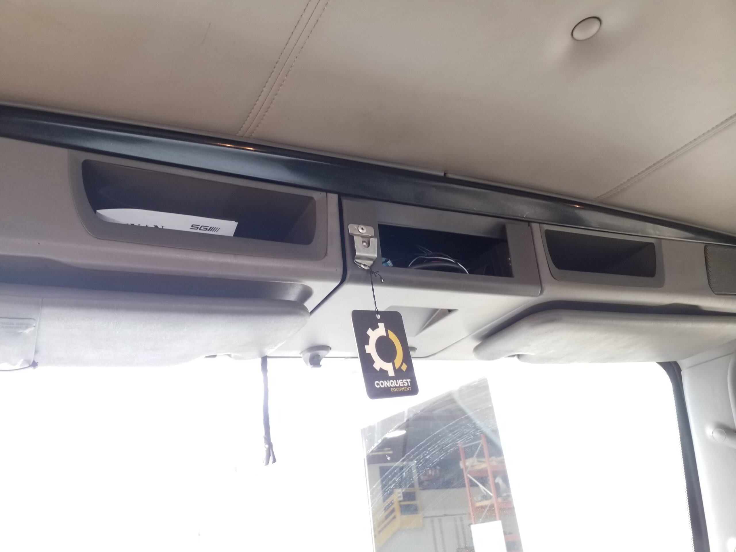  2009 Kenworth T800 at Conquest Equipment Saskatchewan