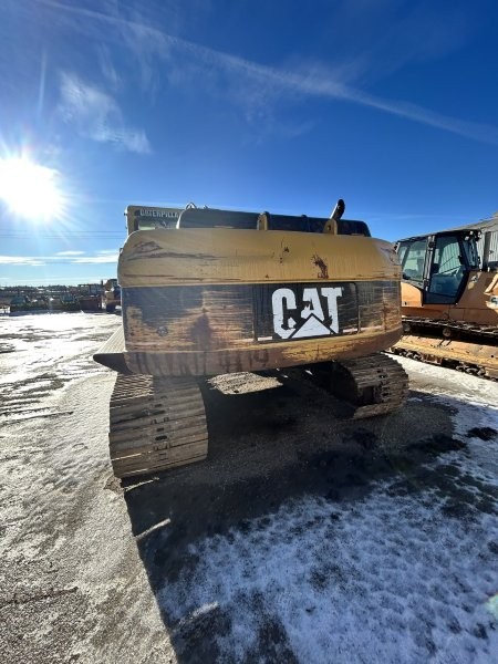   CAT 322C at Conquest Equipment Saskatchewan