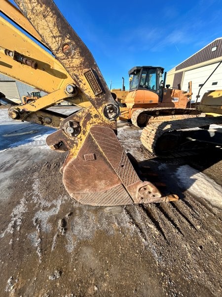   CAT 322C at Conquest Equipment Saskatchewan