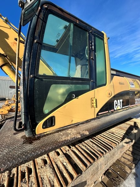   CAT 322C at Conquest Equipment Saskatchewan
