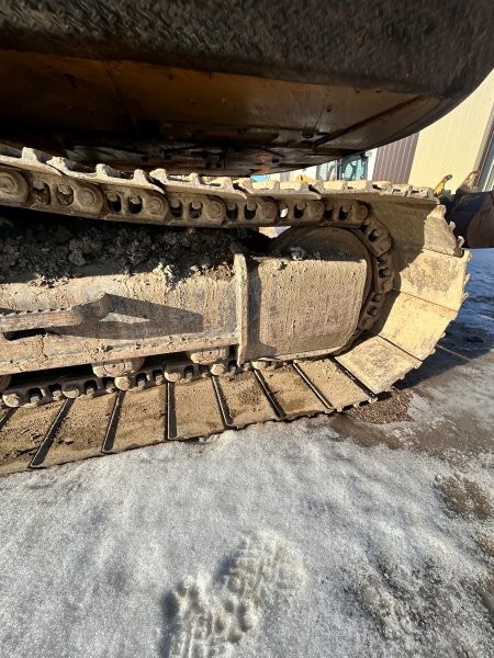   CAT 322C at Conquest Equipment Saskatchewan