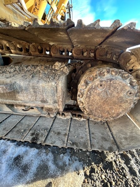   CAT 322C at Conquest Equipment Saskatchewan