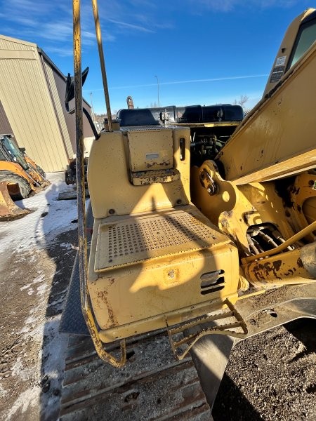   CAT 322C at Conquest Equipment Saskatchewan