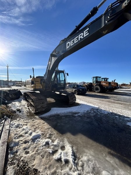  2015 DEERE 290G at Conquest Equipment Saskatchewan
