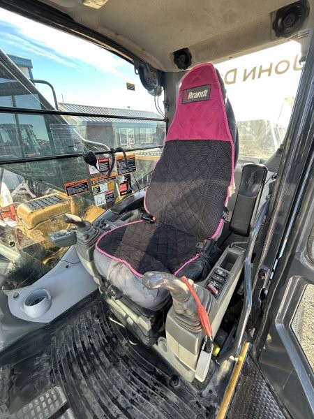  2015 DEERE 290G at Conquest Equipment Saskatchewan