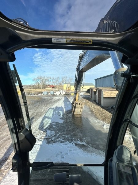  2015 DEERE 290G at Conquest Equipment Saskatchewan