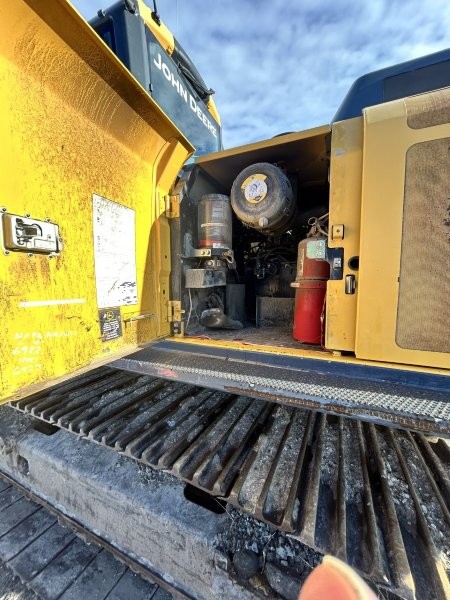  2015 DEERE 290G at Conquest Equipment Saskatchewan