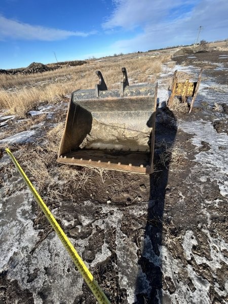  2015 DEERE 290G at Conquest Equipment Saskatchewan
