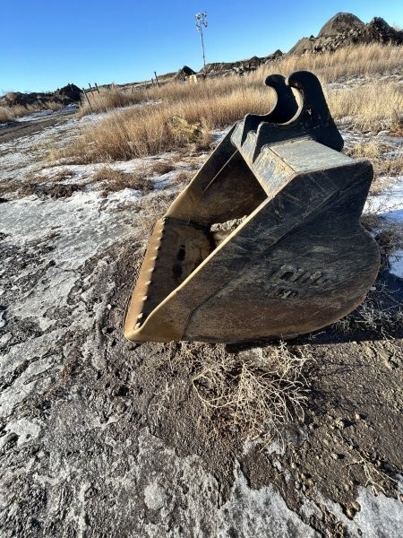  2015 DEERE 290G at Conquest Equipment Saskatchewan