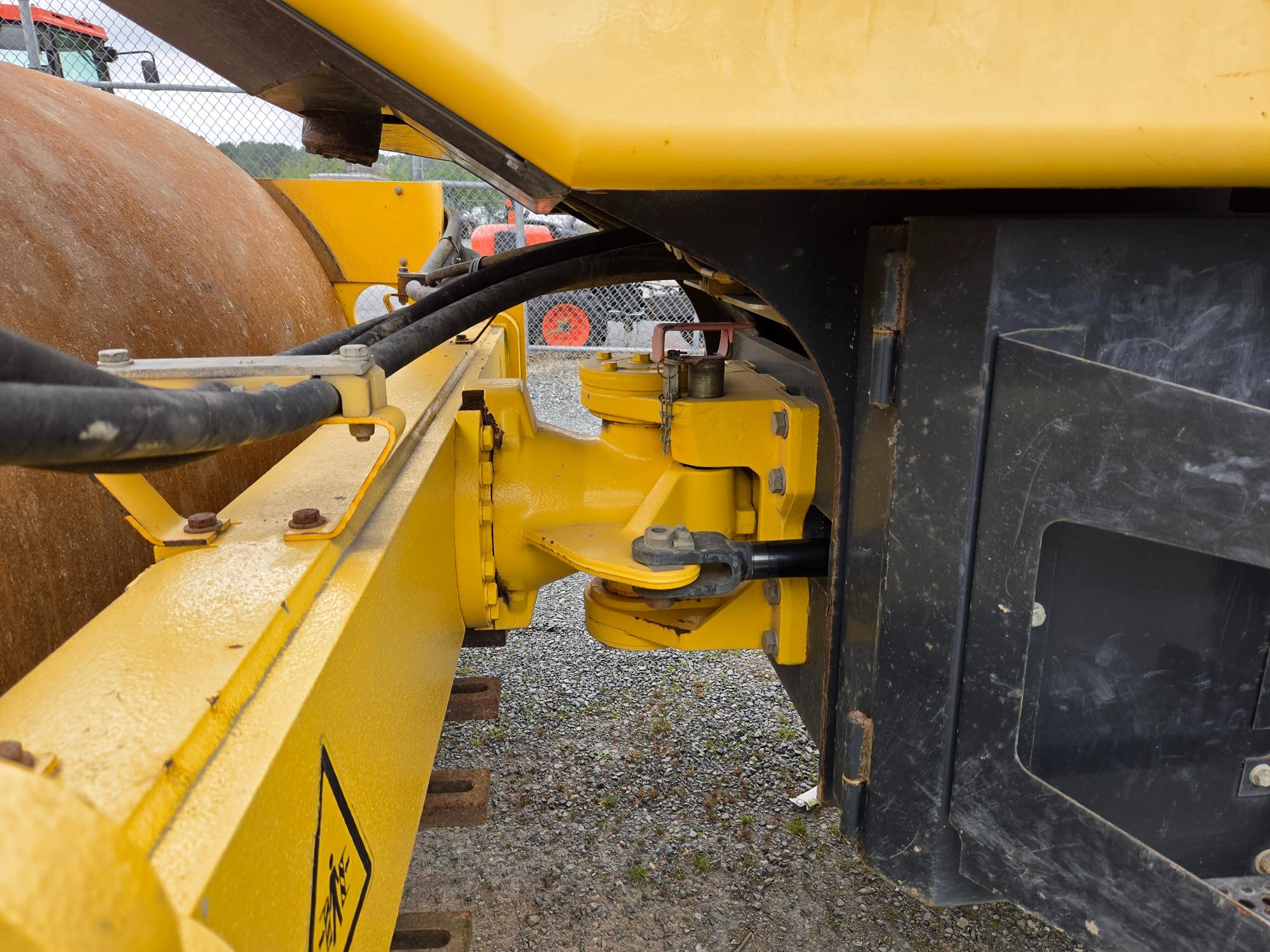  2015 Bomag BW211D-50 at Conquest Equipment Abbotsford, BC