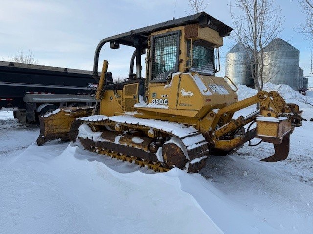  2005 DEERE 850C at Conquest Equipment Saskatchewan