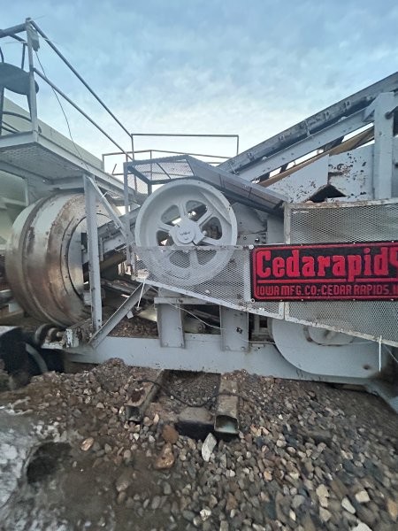   Cedarapids 443 Crusher at Conquest Equipment Saskatchewan