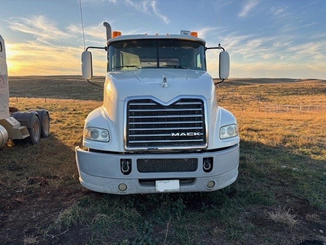  2014 Mack CXU613 at Conquest Equipment Saskatchewan