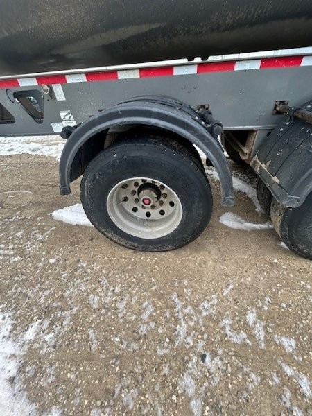  2021 Trail King TK60SSD-413 at Conquest Equipment Saskatchewan