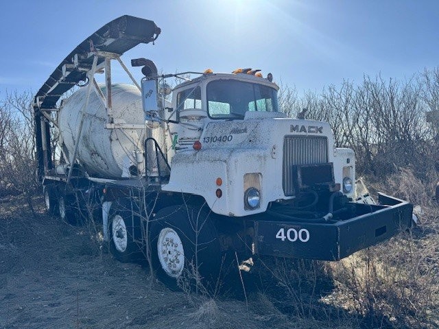   Ross Company Ross 100 Cement Batch Plant at Conquest Equipment Manitoba