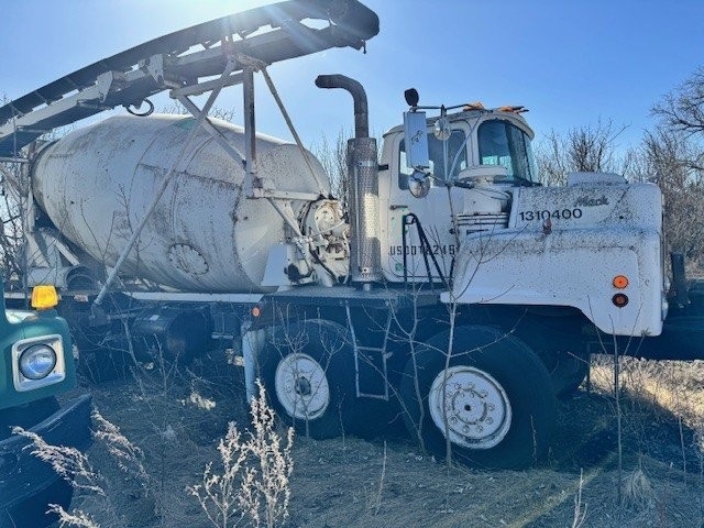   Ross Company Ross 100 Cement Batch Plant at Conquest Equipment Manitoba