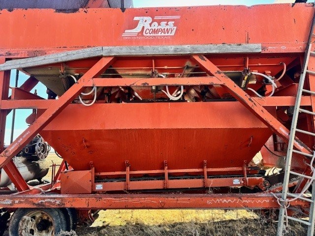   Ross Company Ross 100 Cement Batch Plant at Conquest Equipment Manitoba