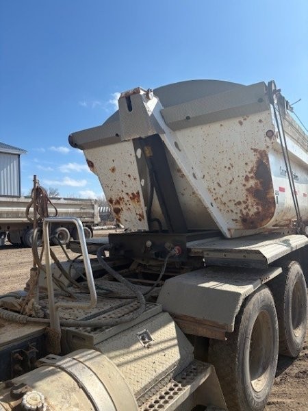  2011 Canuck End Dump at Conquest Equipment Manitoba