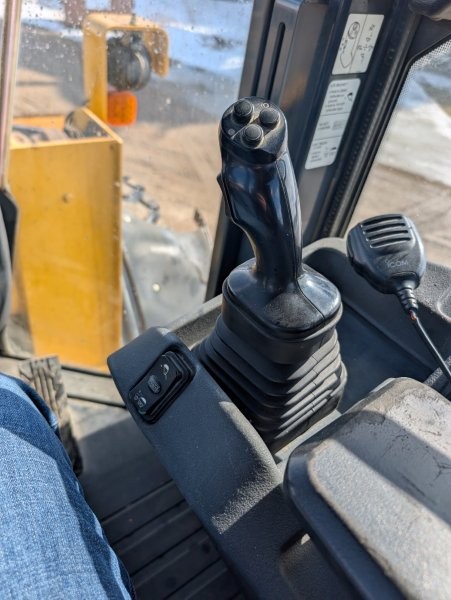  2011 John Deere 524K at Conquest Equipment Saskatchewan