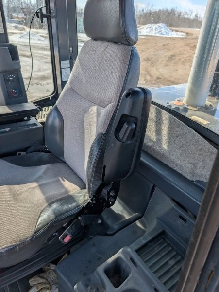  2011 John Deere 524K at Conquest Equipment Saskatchewan