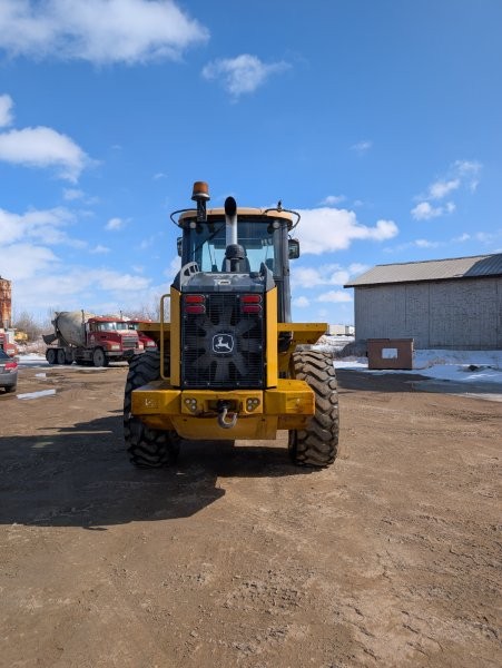  2011 John Deere 524K at Conquest Equipment Saskatchewan
