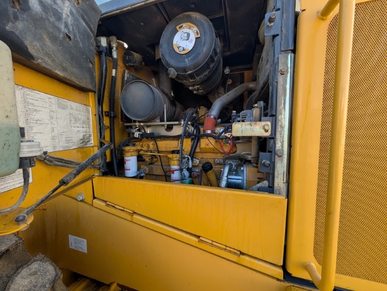  2011 John Deere 524K at Conquest Equipment Saskatchewan