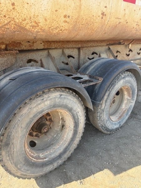  2011 Canuck End Dump at Conquest Equipment Manitoba