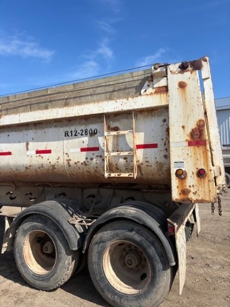  2011 Canuck End Dump at Conquest Equipment Manitoba