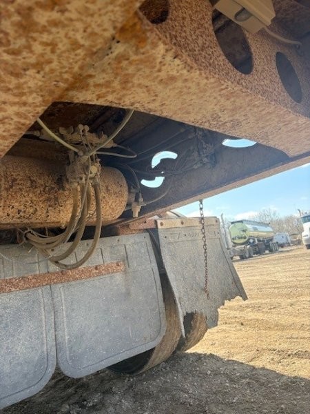 2011 Canuck End Dump at Conquest Equipment Manitoba