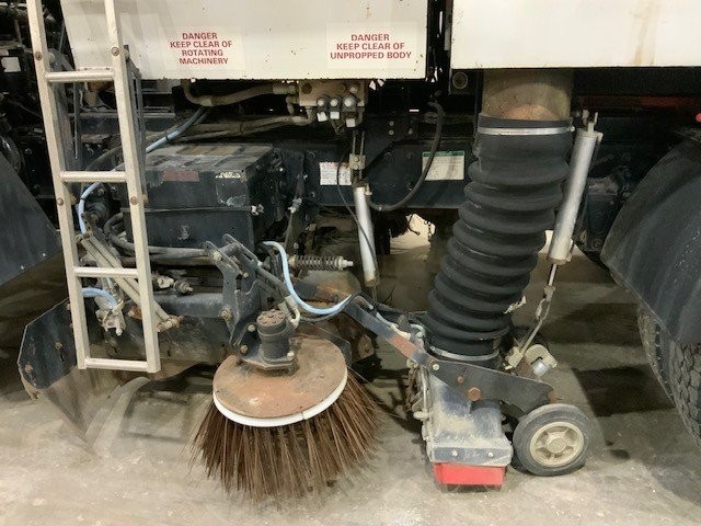 2000 Freightliner FC-70 Cabover Vacuum Broom Truck at Conquest Equipment North Dakota
