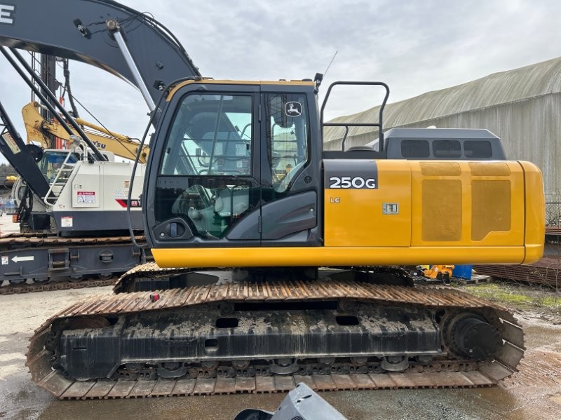  2019 John Deere 250G at Conquest Equipment BC