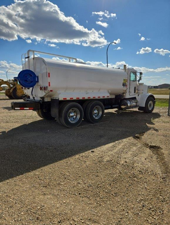  2000 Peterbilt 357 at Conquest Equipment 