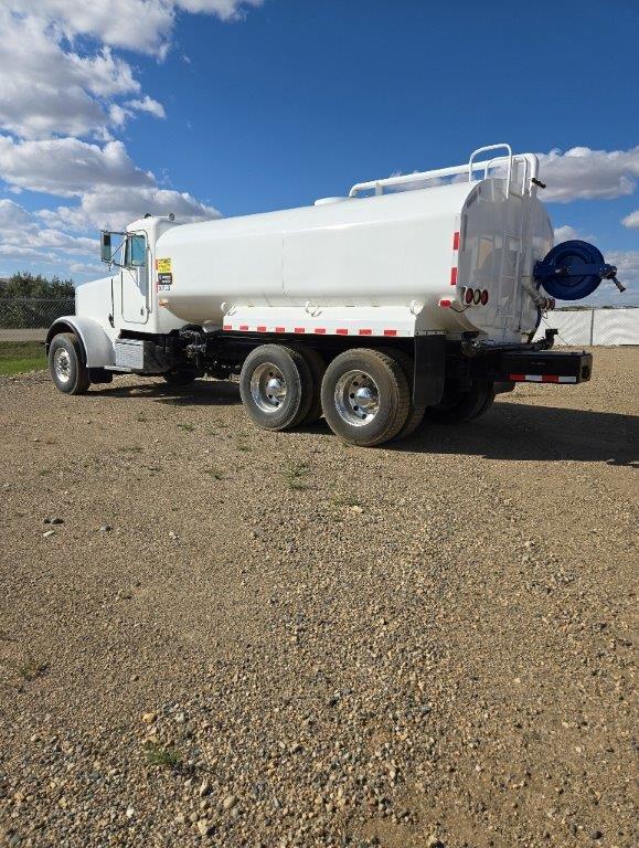  2000 Peterbilt 357 at Conquest Equipment 