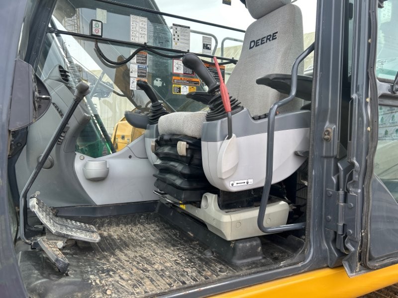  2019 John Deere 250G at Conquest Equipment BC