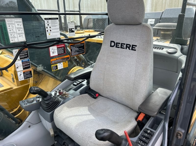  2019 John Deere 250G at Conquest Equipment BC