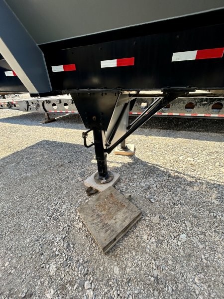 2018 Castleton Live Bottom at Conquest Equipment Saskatchewan