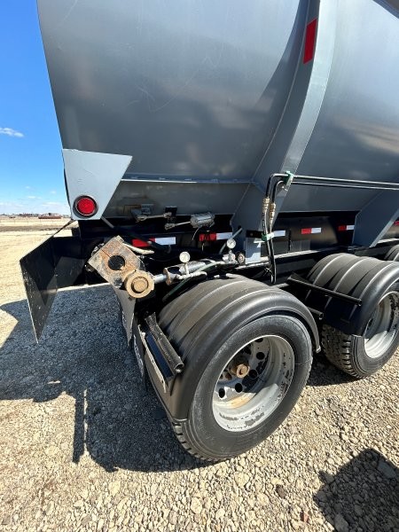  2018 Castleton Live Bottom at Conquest Equipment Saskatchewan