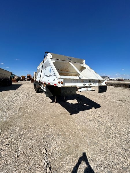  2008 Midland MC3500 and MC2000 Super Bee at Conquest Equipment Saskatchewan