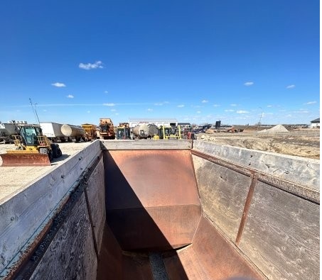  2008 Midland MC3500 and MC2000 Super Bee at Conquest Equipment Saskatchewan