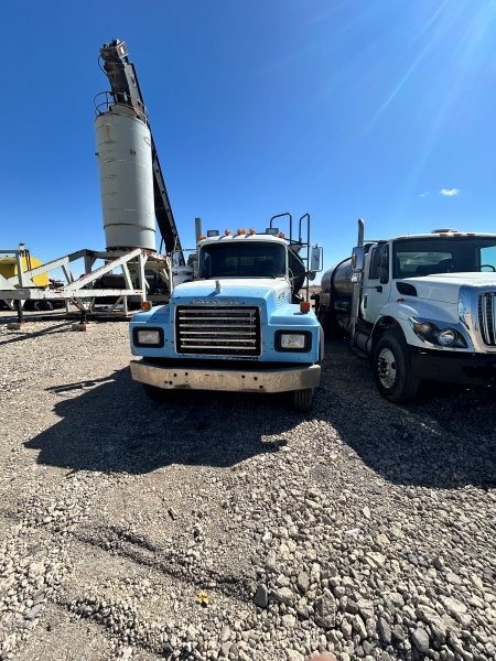  1998 Mack RD688S at Conquest Equipment 