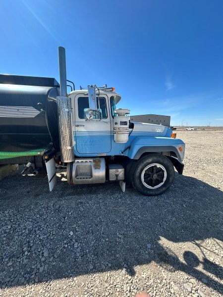  1998 Mack RD688S at Conquest Equipment 