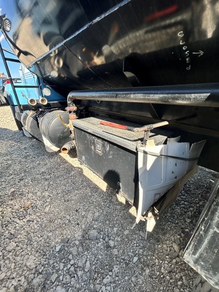  1998 Mack RD688S at Conquest Equipment 
